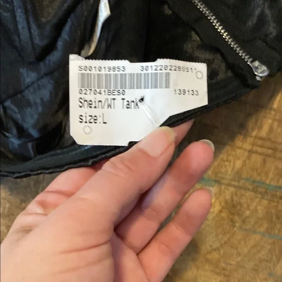 Black Sleeveless Bustier Crop Top - Picture 2 of 9